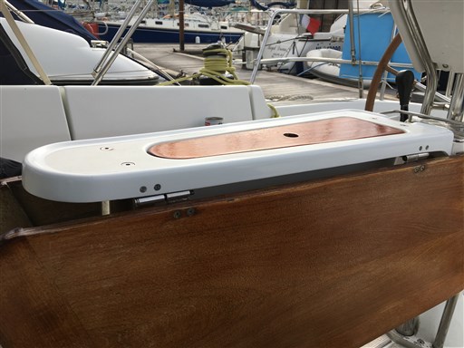 Beneteau OCEANIS 423 10