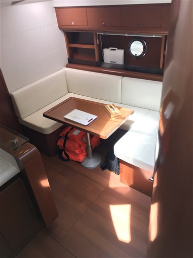 Beneteau GT 44 13