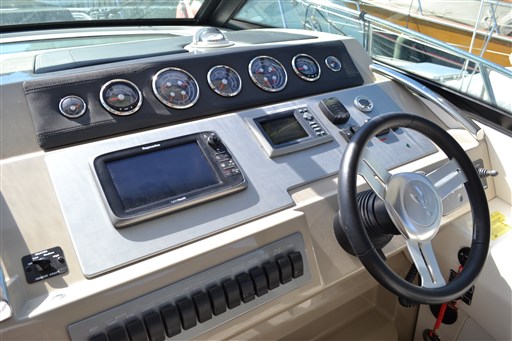 Sea Ray Boats 355 SUNDACER 5