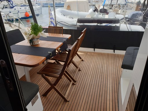 Lagoon 42 9