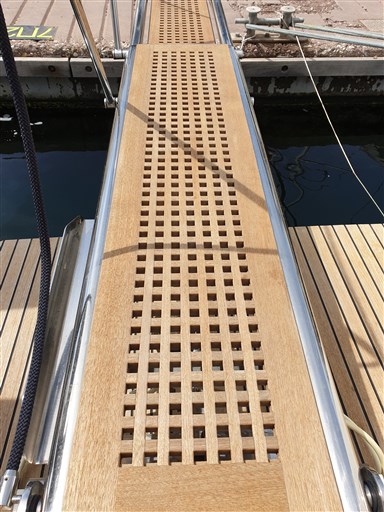 Lagoon 42 10