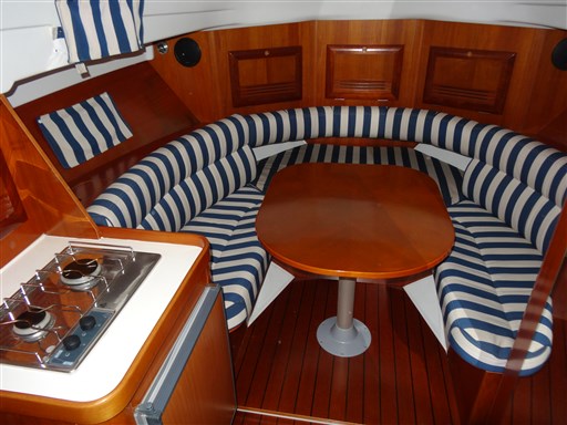 Beneteau OMBRINE 800 8