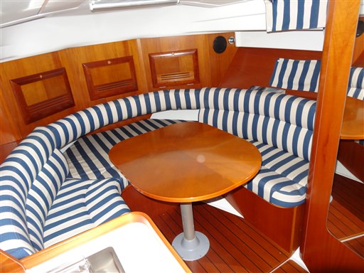 Beneteau OMBRINE 800 9