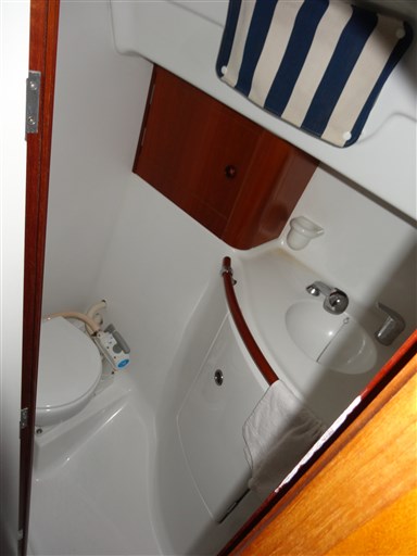 Beneteau OMBRINE 800 11