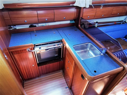 Bavaria 36 5