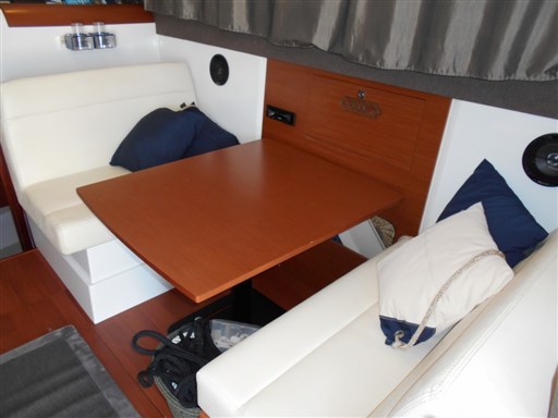Jeanneau NC 9 10