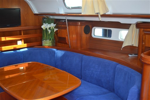 Beneteau Oceanis 411 9