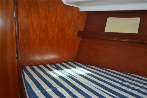 Beneteau Oceanis 411 11