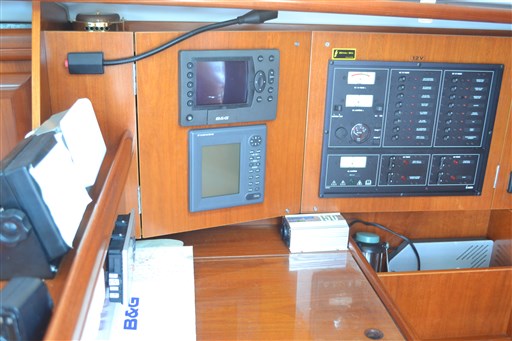 Beneteau Oceanis 411 8