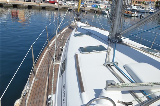 Beneteau Oceanis 411 2