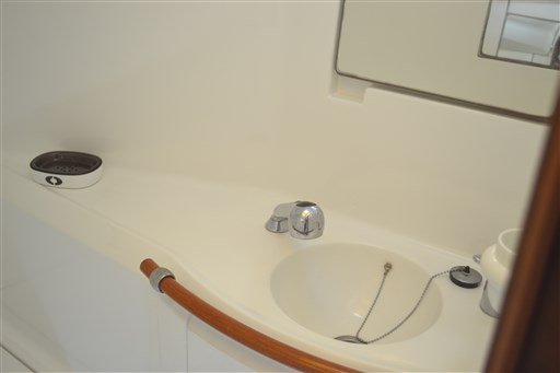 Beneteau Oceanis 411 12