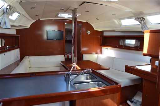 Beneteau OCEANIS 37