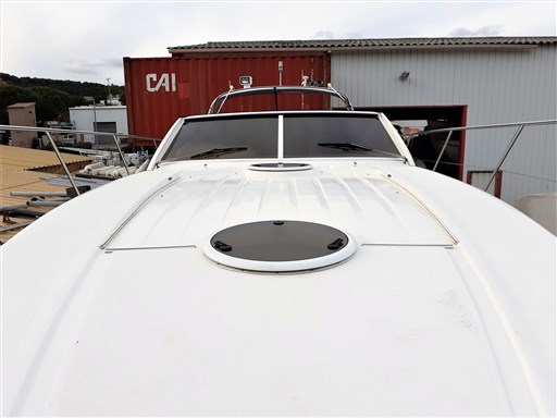 Princess Yachts V 42 9
