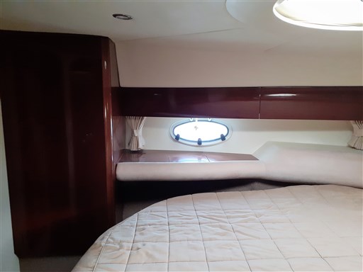 Princess Yachts V 42 18
