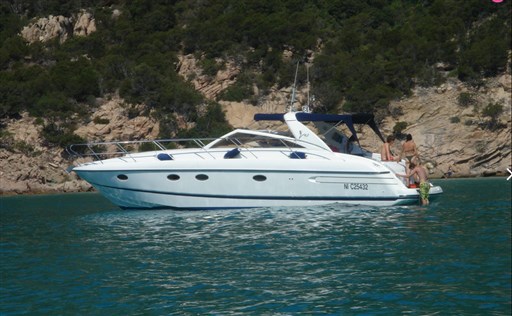 Princess Yachts V 42