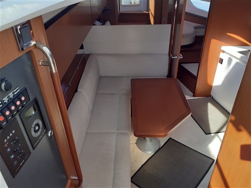 Beneteau GT 38 14