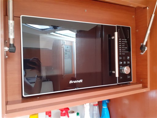 Beneteau GT 38 17