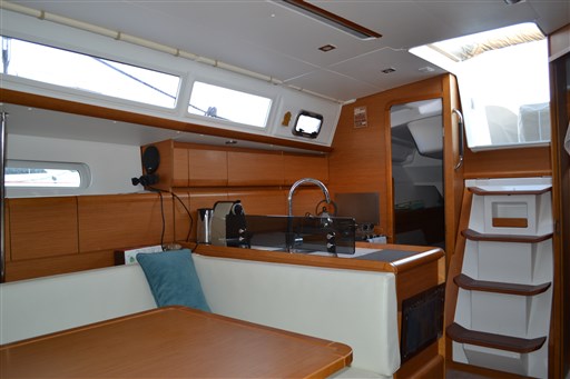 Jeanneau Sun Odyssey 379 5