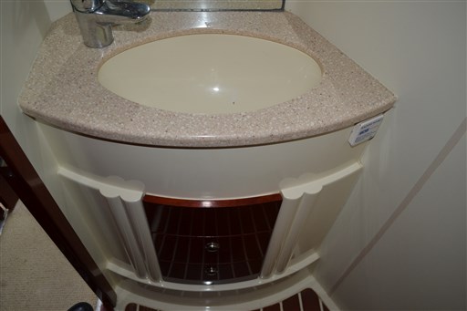 Fairline PHANTOM 38 19