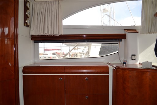 Fairline PHANTOM 38 10
