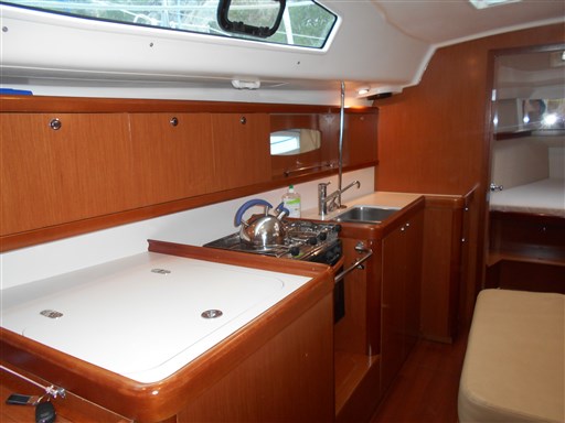 Beneteau OCEANIS 40 1
