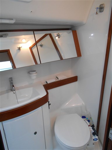 Beneteau OCEANIS 40 14