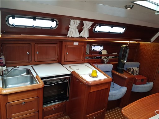 Bavaria Bavaria 37 5