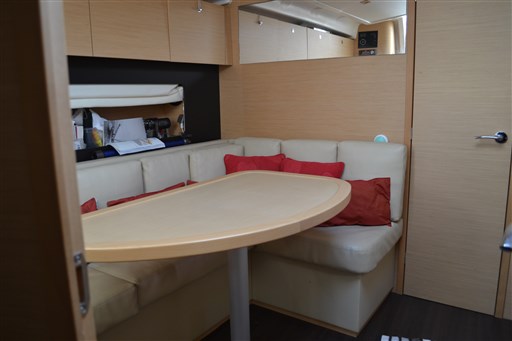 Beneteau MONTECARLO 37 OPEN 8