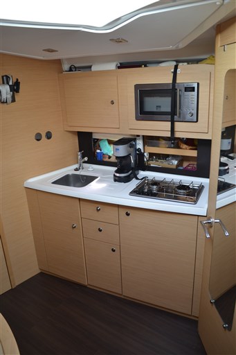 Beneteau MONTECARLO 37 OPEN 10