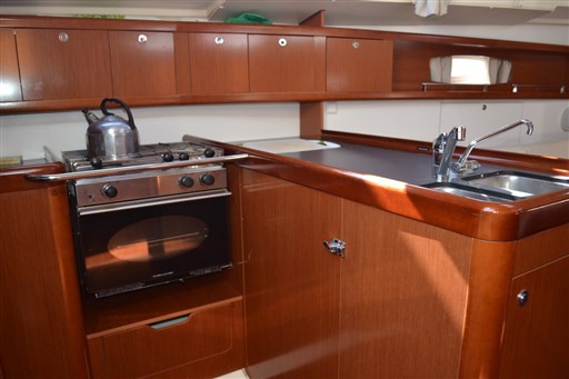 Beneteau OCEANIS 37 1