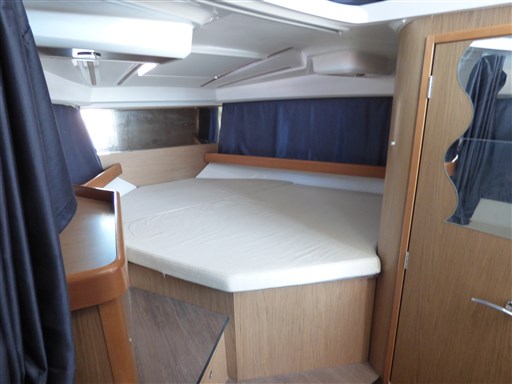Beneteau ANTARES 880 5