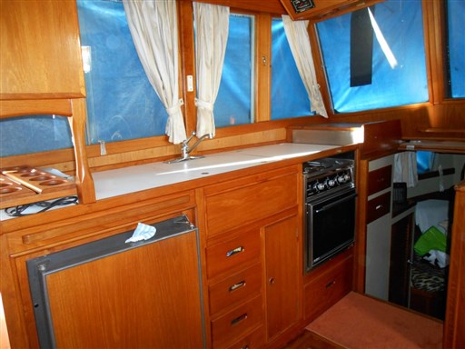 American Marine GRAND BANKS 36 CL 11