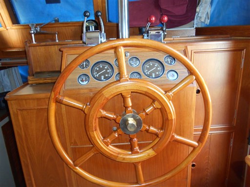 American Marine GRAND BANKS 36 CL 6