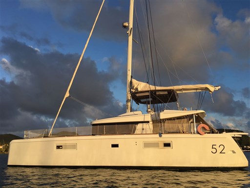 Lagoon 52