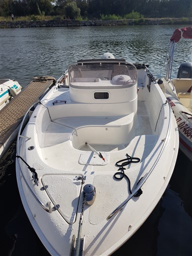 B2 Marine Cap Ferret 652 6