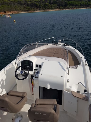 B2 Marine Cap Ferret 652