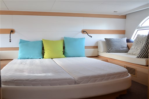Beneteau MONTECARLO 42 HT 7