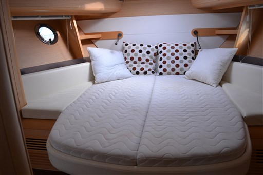 Beneteau MONTECARLO 42 HT 10
