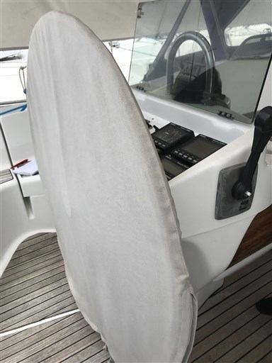 Beneteau Oceanis 411 8