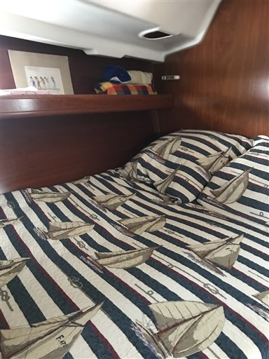 Beneteau Oceanis 411 5