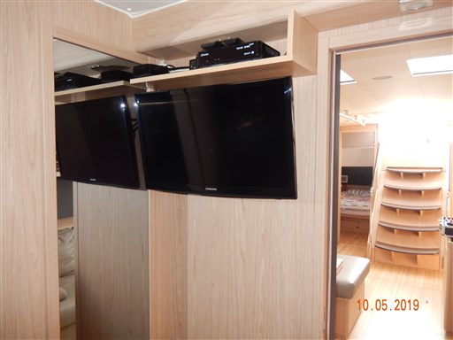 Beneteau Oceanis 55.1 11
