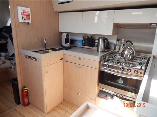 Beneteau Oceanis 55.1 9