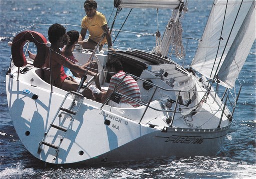 Beneteau FIRST 345 13