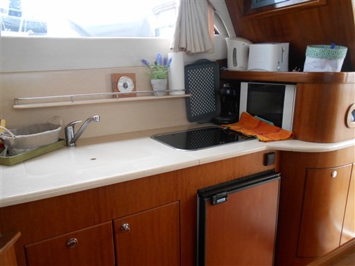 Galeon 330 Fly 3