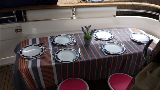 Galeon 330 Fly 4