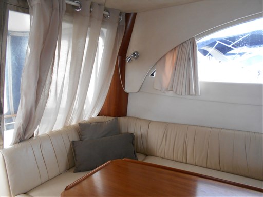 Galeon 330 Fly 10