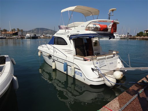 Galeon 330 Fly 1