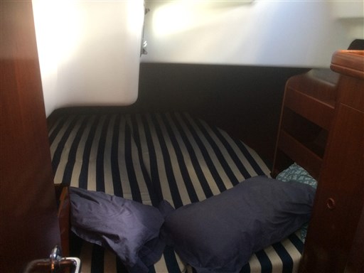 Beneteau Oceanis 411 8