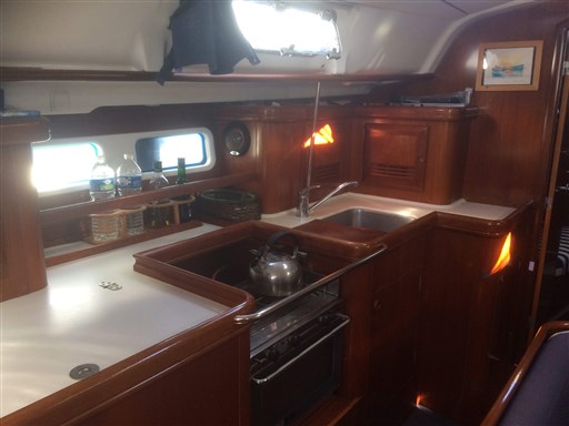 Beneteau Oceanis 411 6