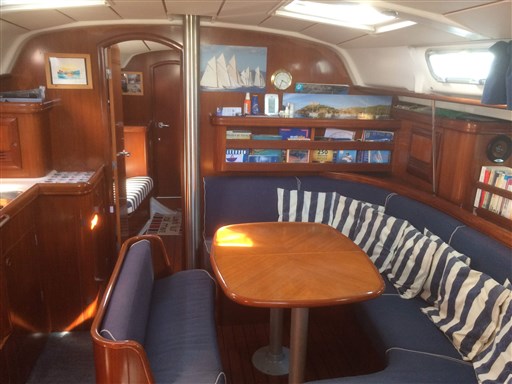 Beneteau Oceanis 411 4